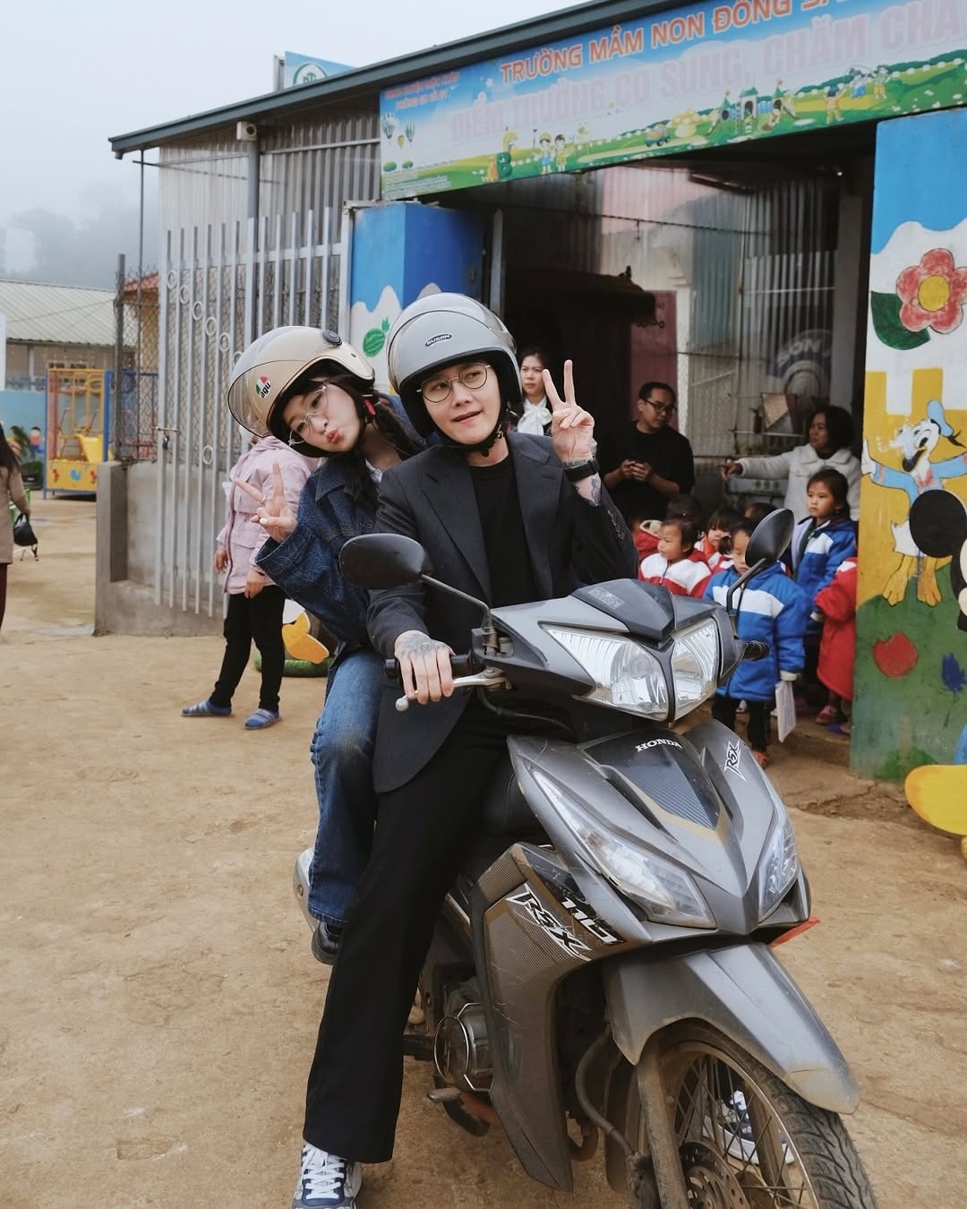 Chao, rich kid Chao, Chao từ thiện ảnh 1 Chao, rich kid Chao, Chao tu thien anh 1