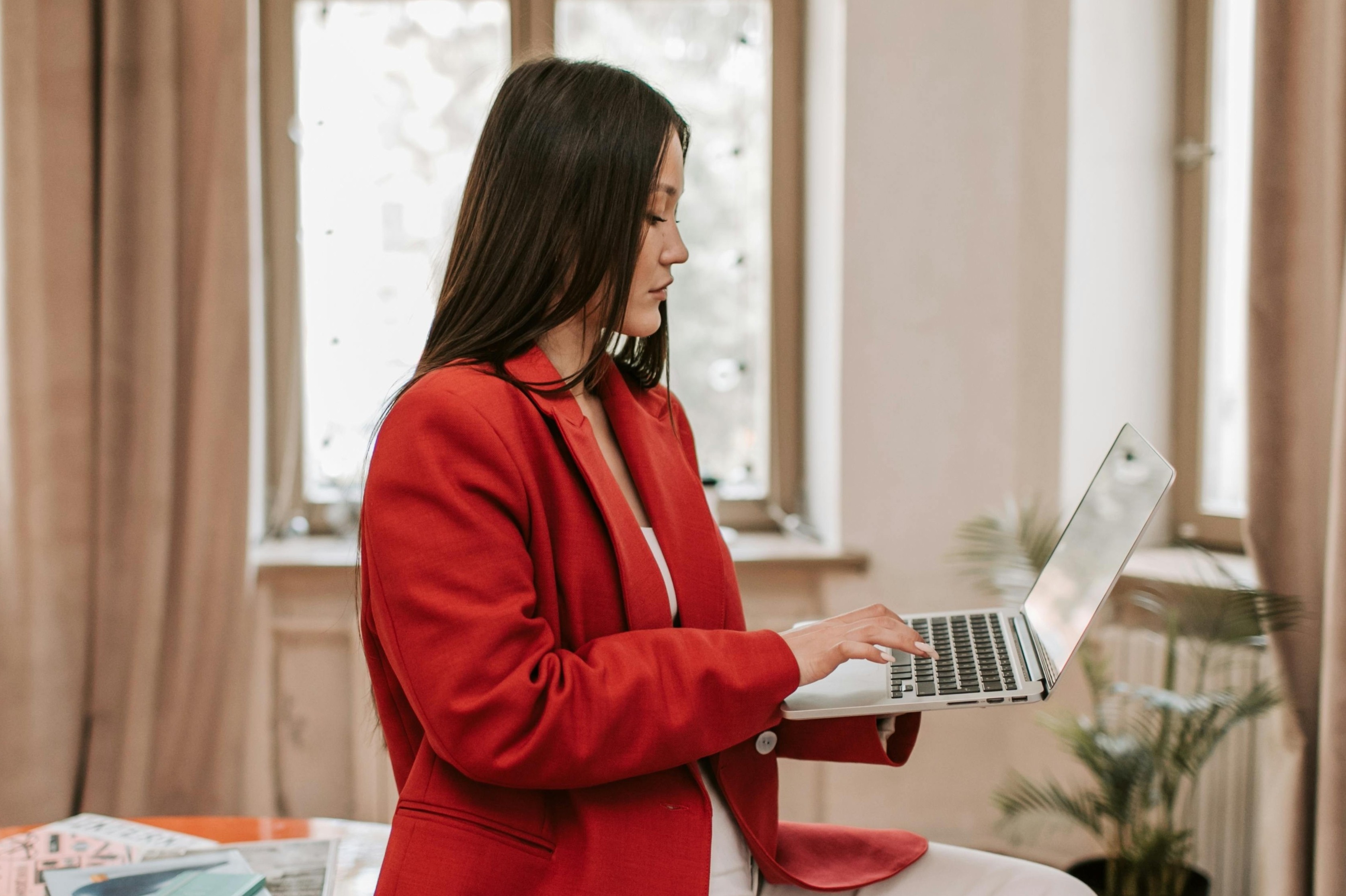 Nguoi tre TP.HCM, Ha Noi kiet que vi ap luc thanh cong truoc 30 tuoi hinh anh