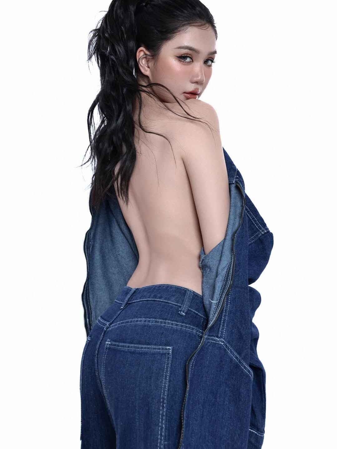 Ngọc Trinh, bán khỏa thân, quyến rũ, Hailey Bieber, Kendall Jenner, Jennie ảnh 1 Ngoc Trinh, ban khoa than, quyen ru, Hailey Bieber, Kendall Jenner, Jennie anh 1