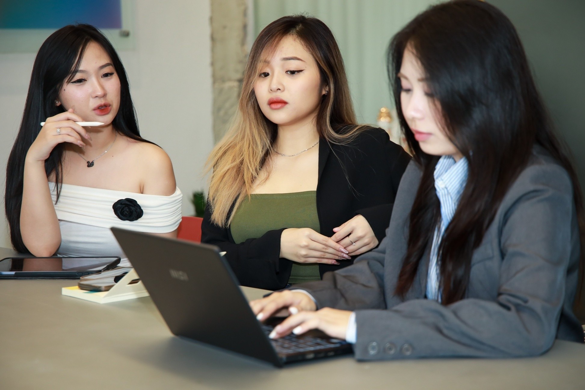 Thuc tap sinh DH Van Lang co quyen yeu cau agency TP.HCM boi thuong hinh anh