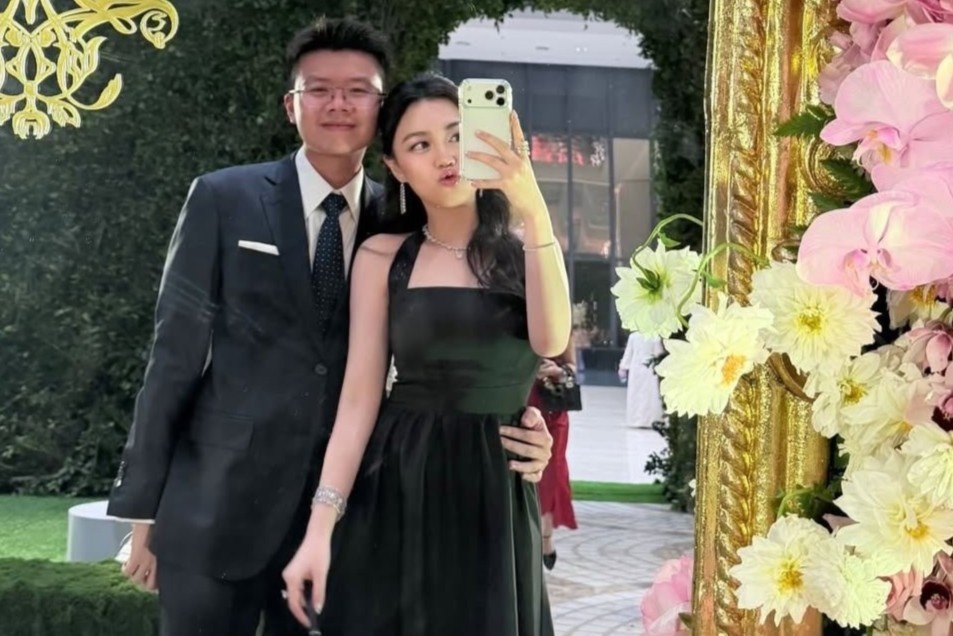 Vo chong thieu gia Phan Hoang check-in o dam cuoi Tien Nguyen hinh anh