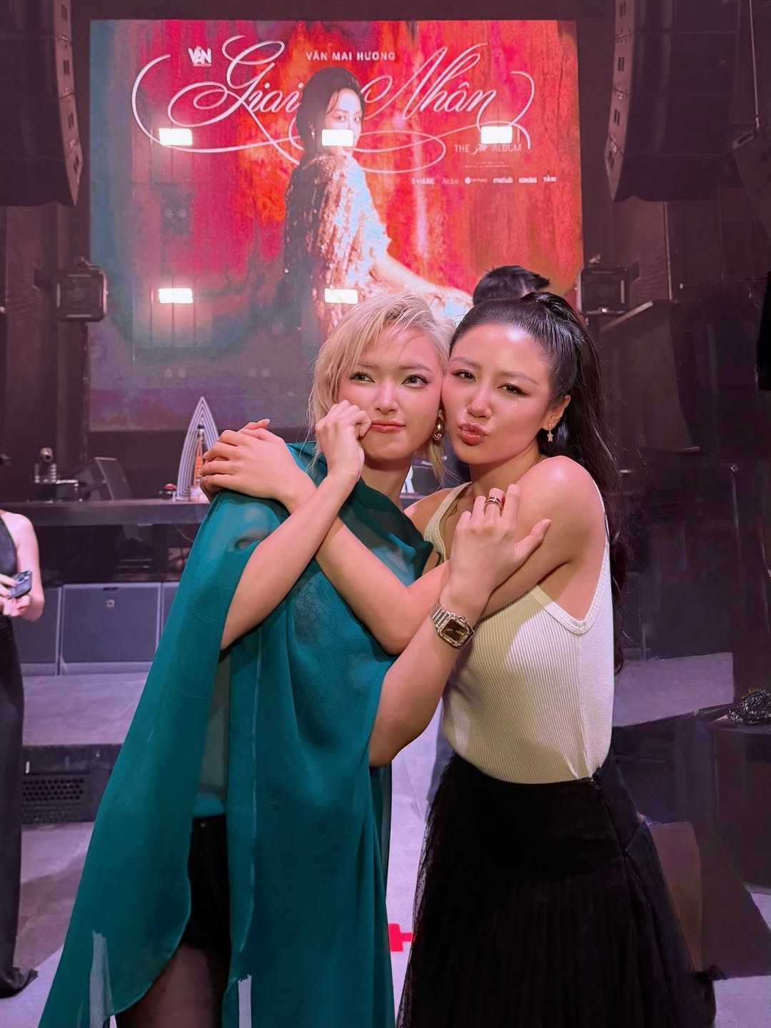 Hàn Hằng, Tiên Nguyễn, Khánh Linh, Châu Bùi, Hạt Dẻ, Quyền Linh ảnh 7 Han Hang, Tien Nguyen, Khanh Linh, Chau Bui, Hat De, Quyen Linh anh 7