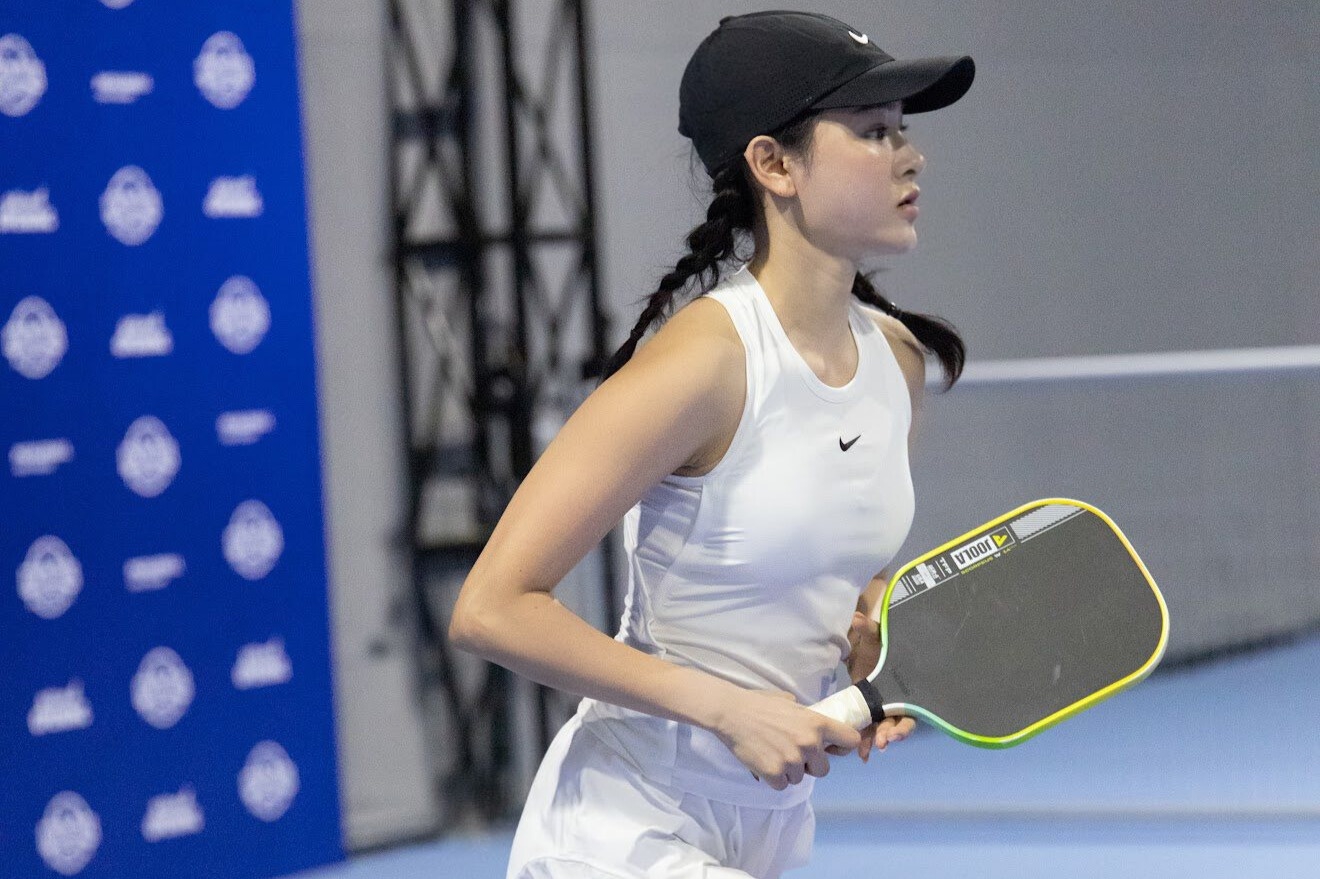 Nhung lan vap tranh cai vi pickleball cua Hien Ho hinh anh