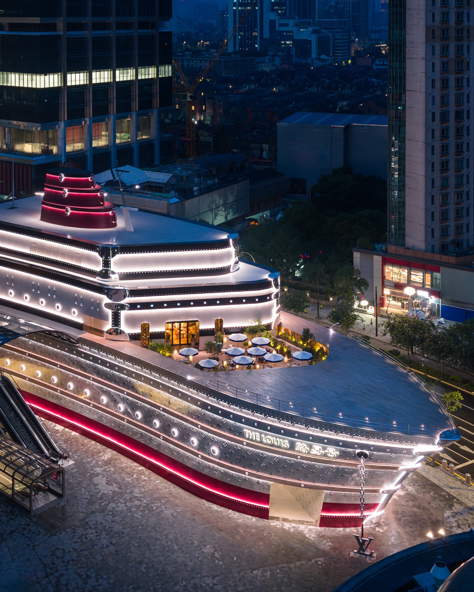 louis_vuitton_SHANGHAI_TAIKOO_FACADE_VISUAL_DII.jpg