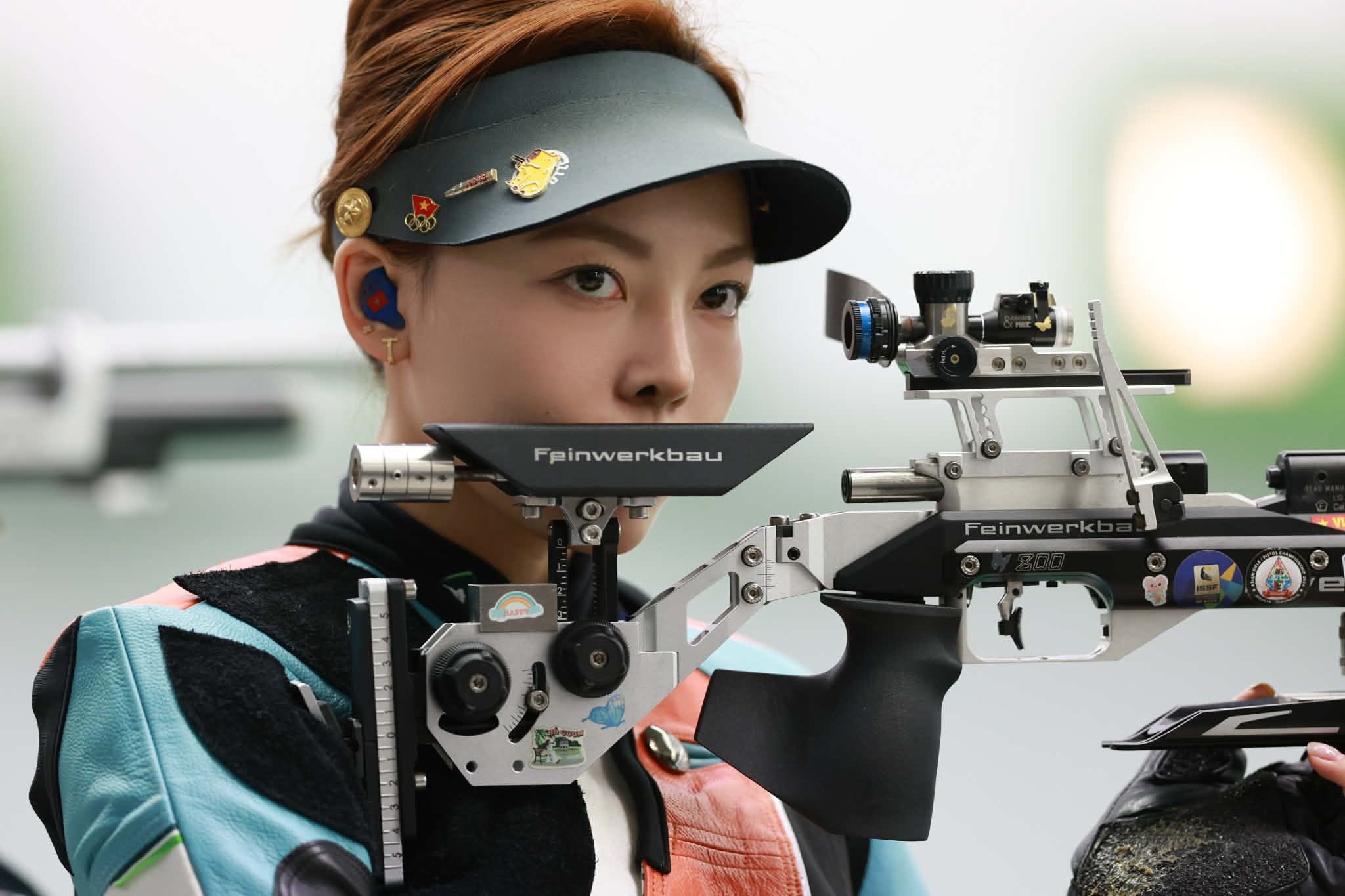 'Hot girl ban sung' gay chu y hinh anh