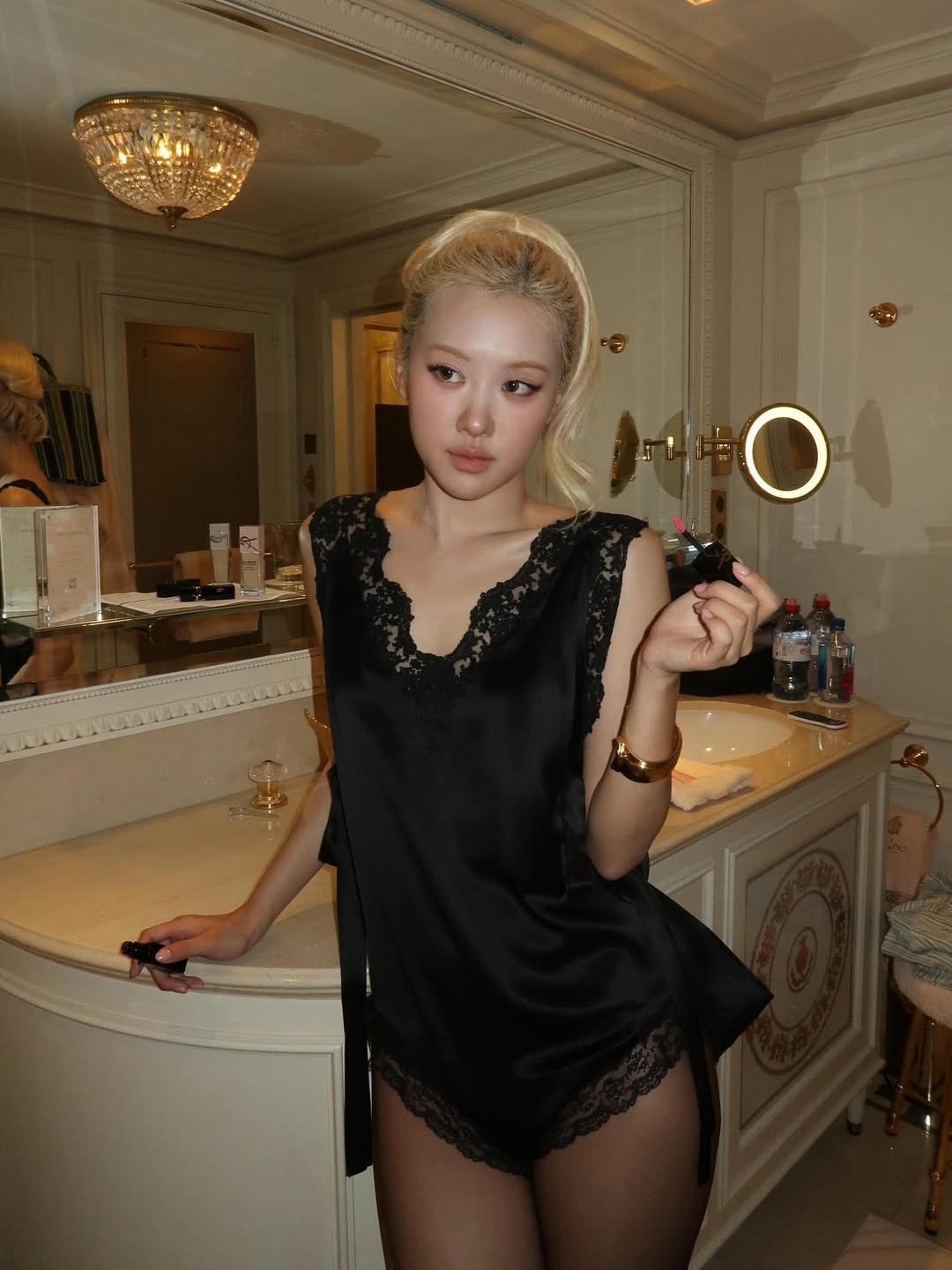 Rose,  BlackPink,  Saint Laurent,  thoi trang anh 4