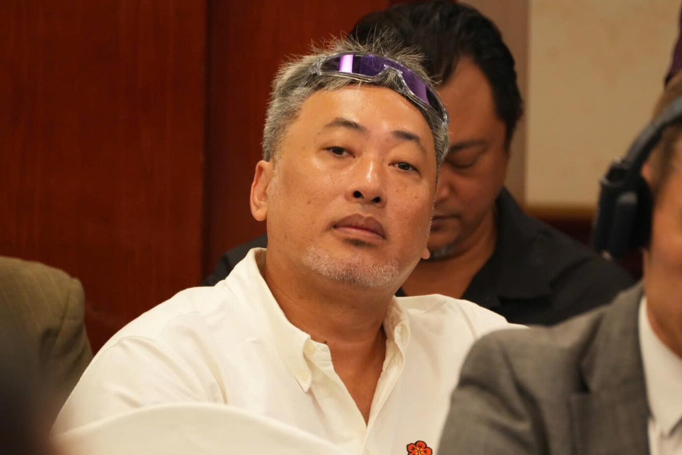 Tranh cai chua hoi ket vu Nguyen Quang Dung tuyen tro ly khong luong hinh anh