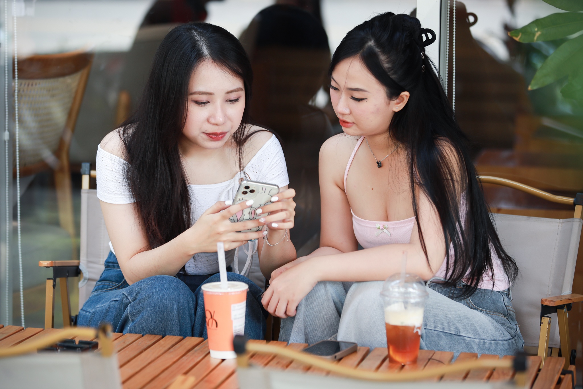 Cang thang vi luot MXH suot ky nghi Tet hinh anh