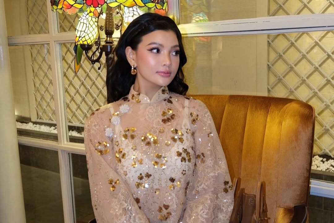 Ao dai xuyen thau, lo noi y cua shop TP.HCM bi chi trich hinh anh