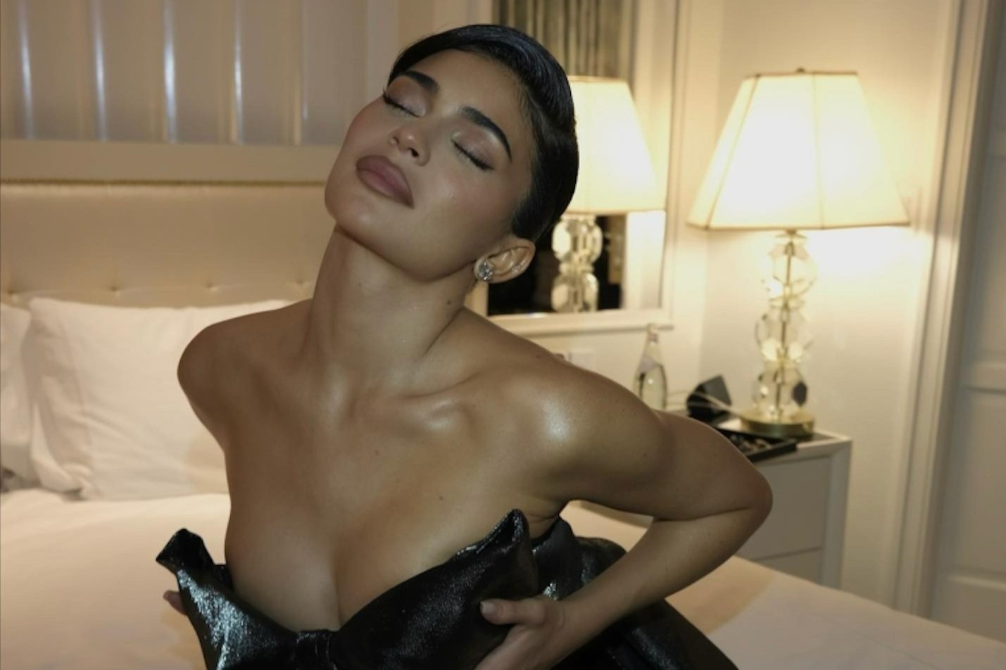 Hanh dong kho hieu cua Kylie Jenner hinh anh