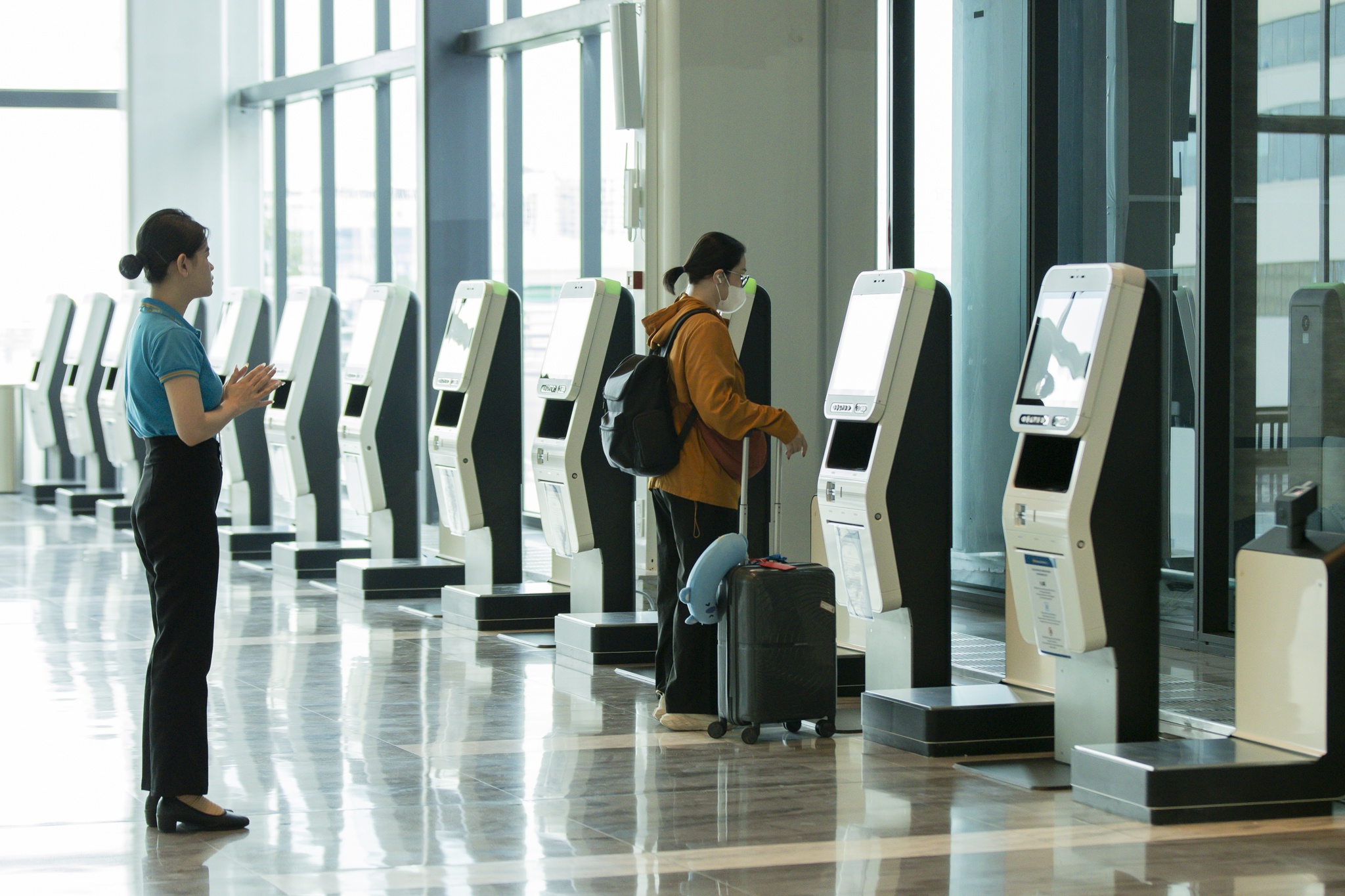 bay,  may bay,  gia ve,  noi chuyen,  nhan su anh 4