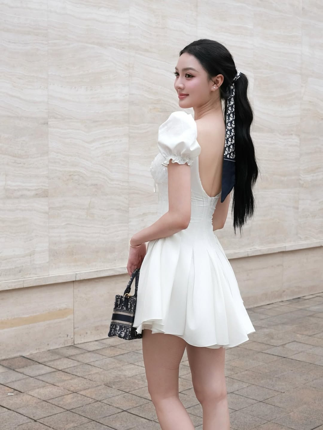 Dinh Bac,  A hau,  Hoa hau anh 6