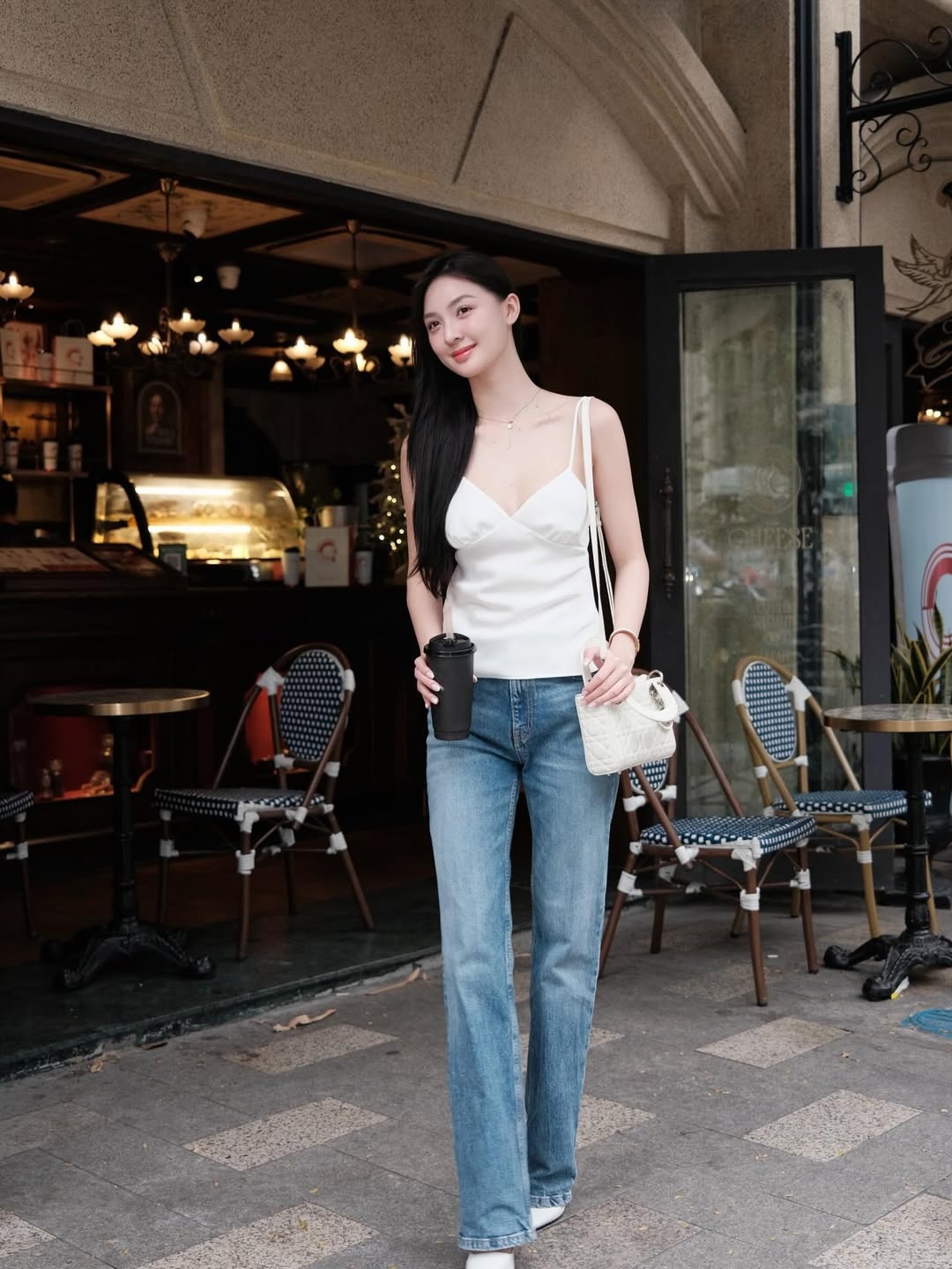 Dinh Bac,  A hau,  Hoa hau anh 5