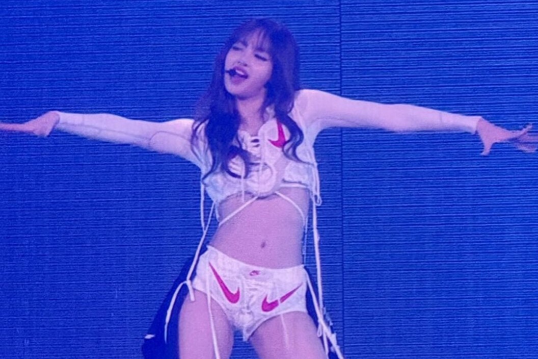 Lisa gay tranh cai voi 'noi y' Nike hinh anh