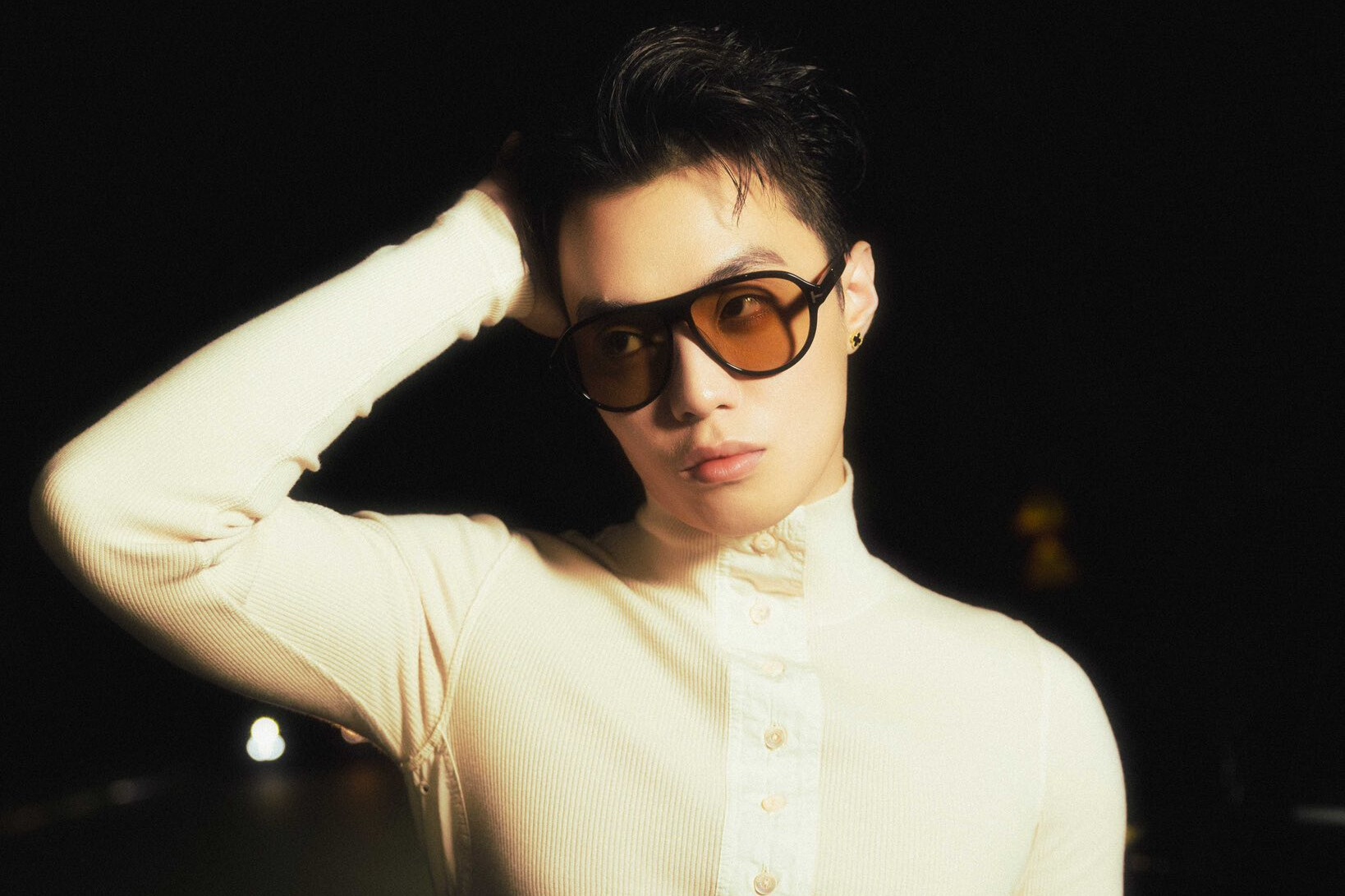 Negav phu nhan tin ban do hieu fake hinh anh