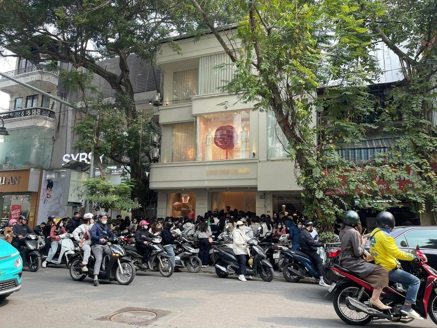 Tet,  ao dai,  cua hang anh 1