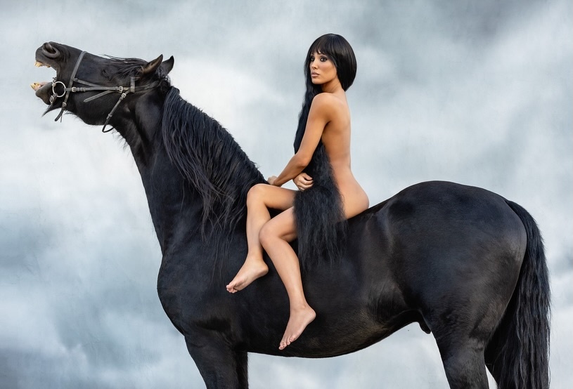 Vo Kanye West cuoi ngua: 'Toi khoa than o khap moi noi' hinh anh