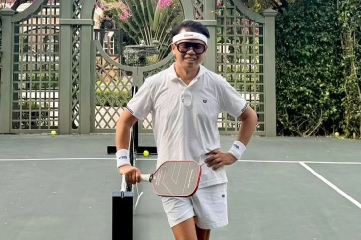 Thai Cong xay san pickleball trong biet thu trieu do hinh anh