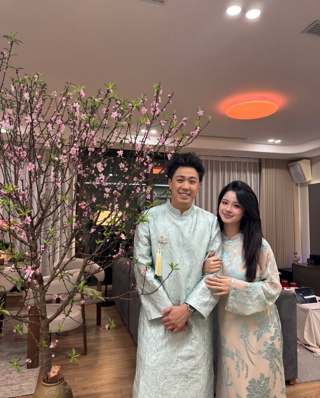 ao dai,  Huong Lien,  Chu Thanh Huyen,  Quang Hai,  Quynh Anh Shyn,  Xuan Son,  Han Hang anh 10