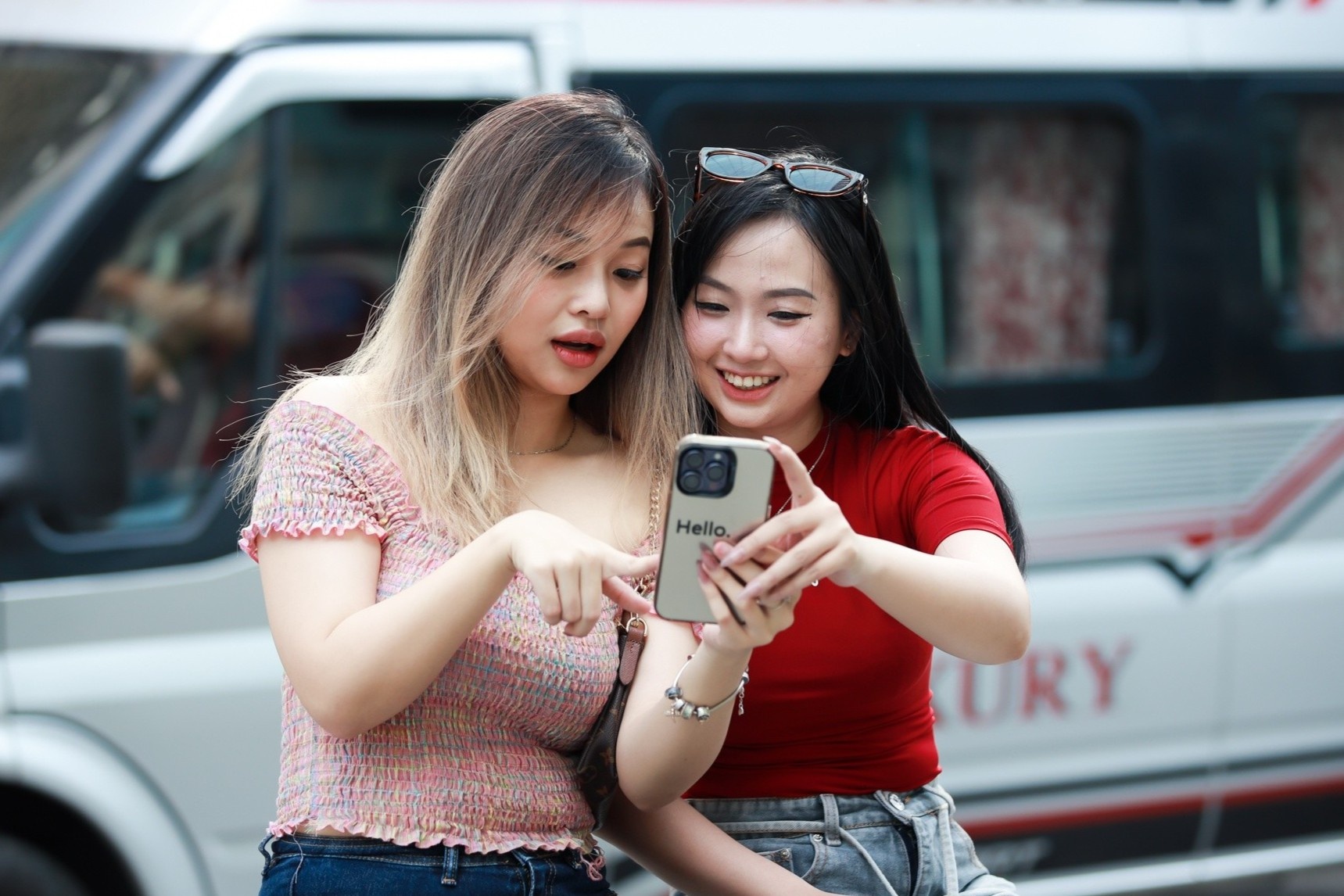 Tiet kiem tien trieu nho bay ve TP.HCM sau ngay via Than tai hinh anh