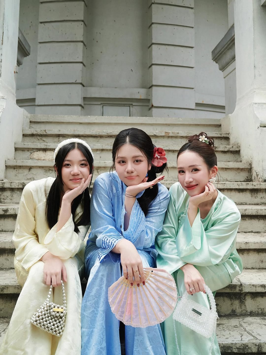 Minh Nhua,  Joyce Pham,  Susie anh 1