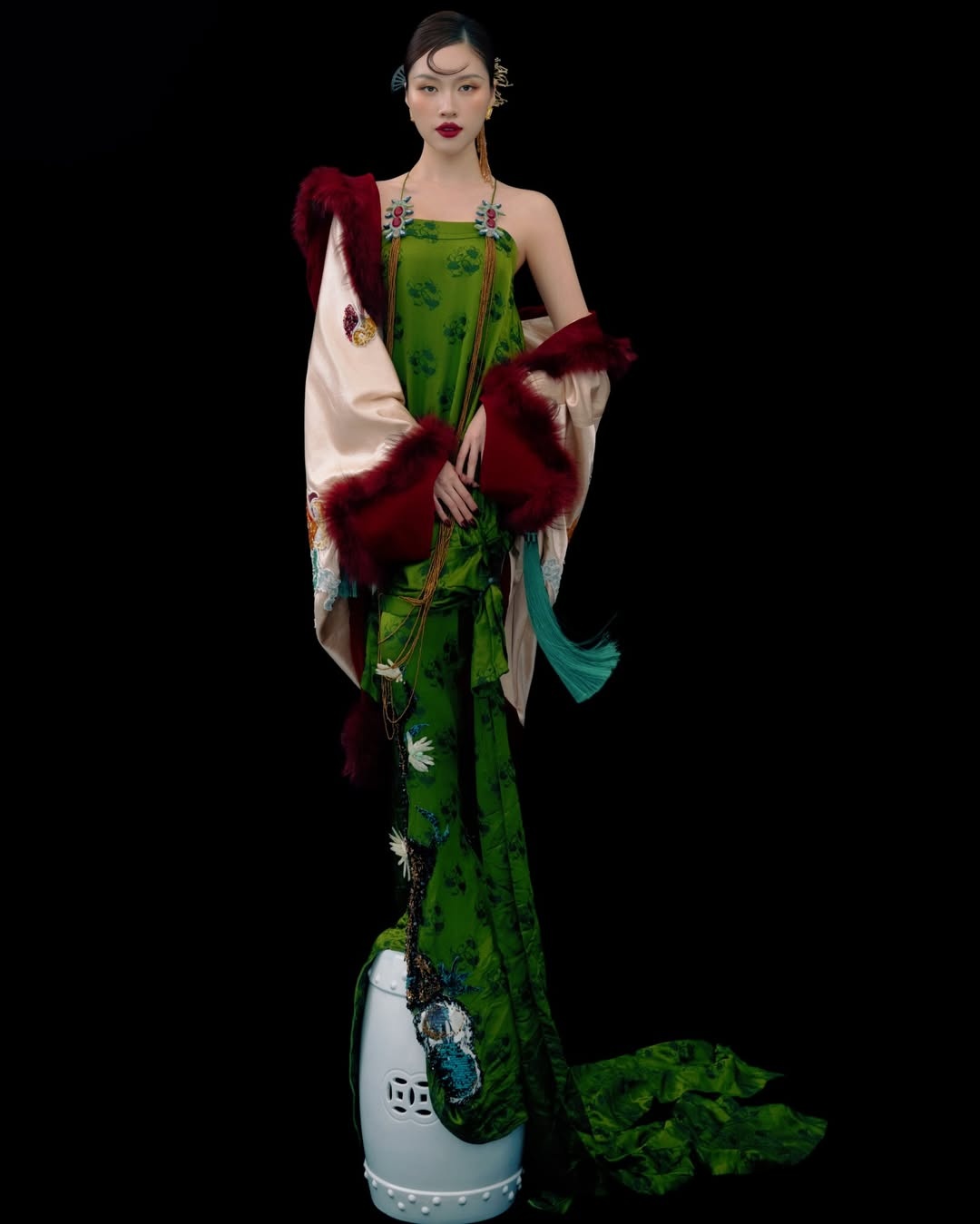 DJ Mie,  Thanh Thanh Huyen,  Duc Huy,  Huyen Trang,  MC Mu Tat,  Hai Tu,  Ngoc Thanh Tam anh 1