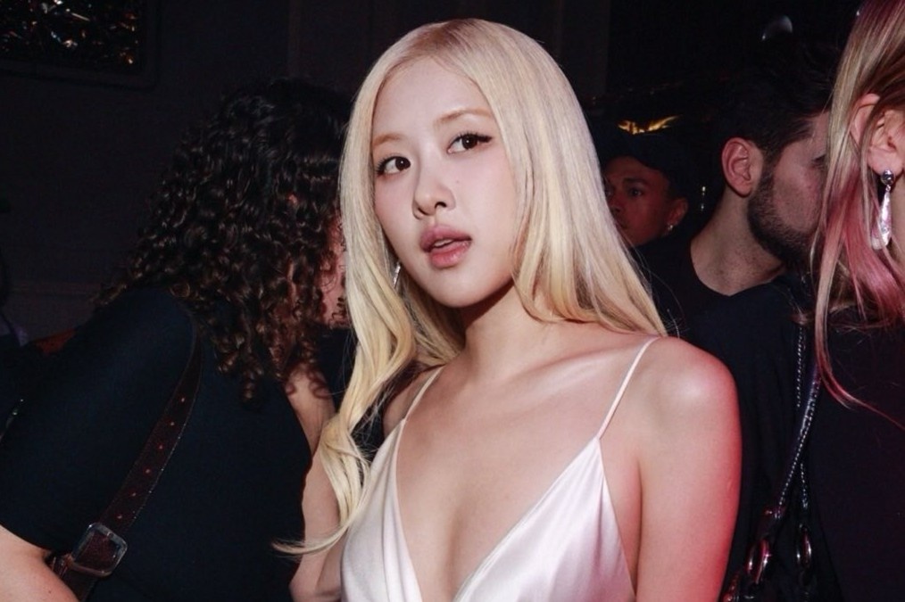 Rose mac vay ngu o khap noi hinh anh