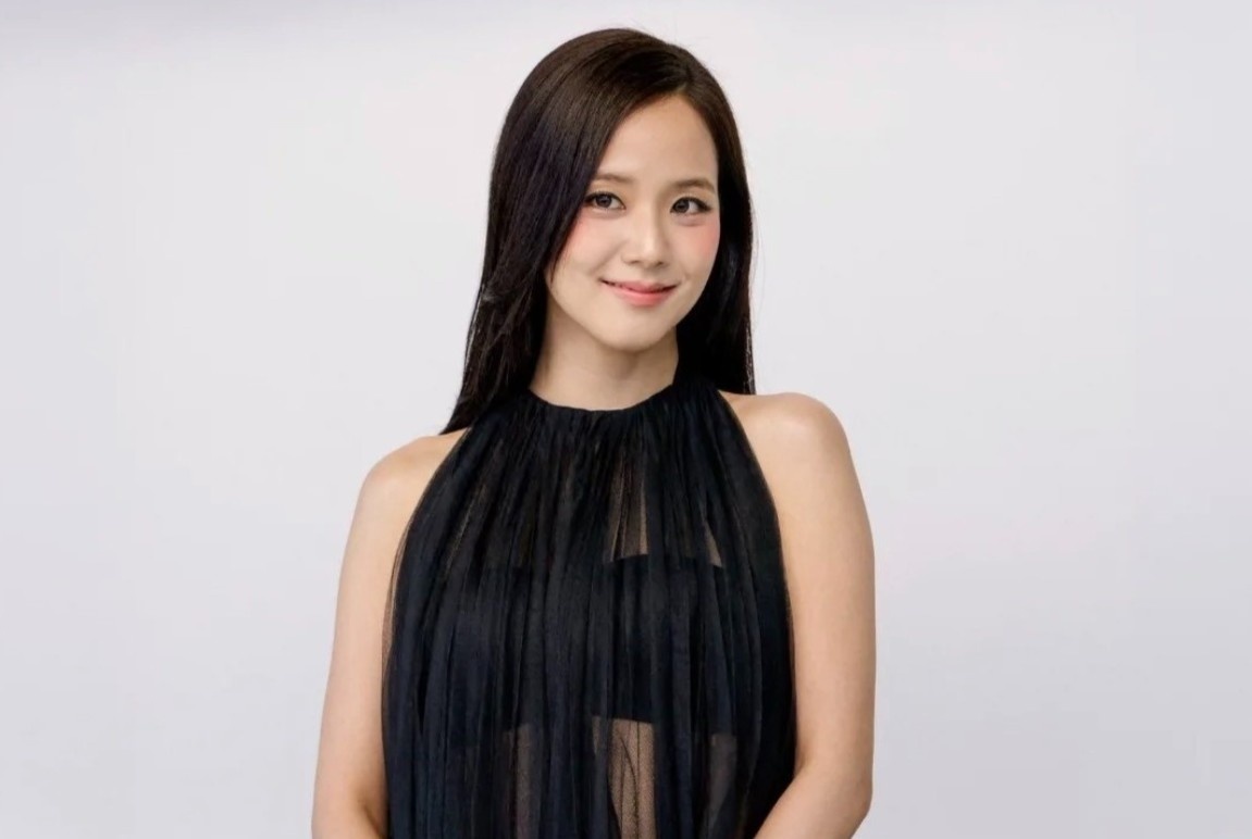 Jisoo hiem hoi dien vay xuyen thau nhu Lisa hinh anh