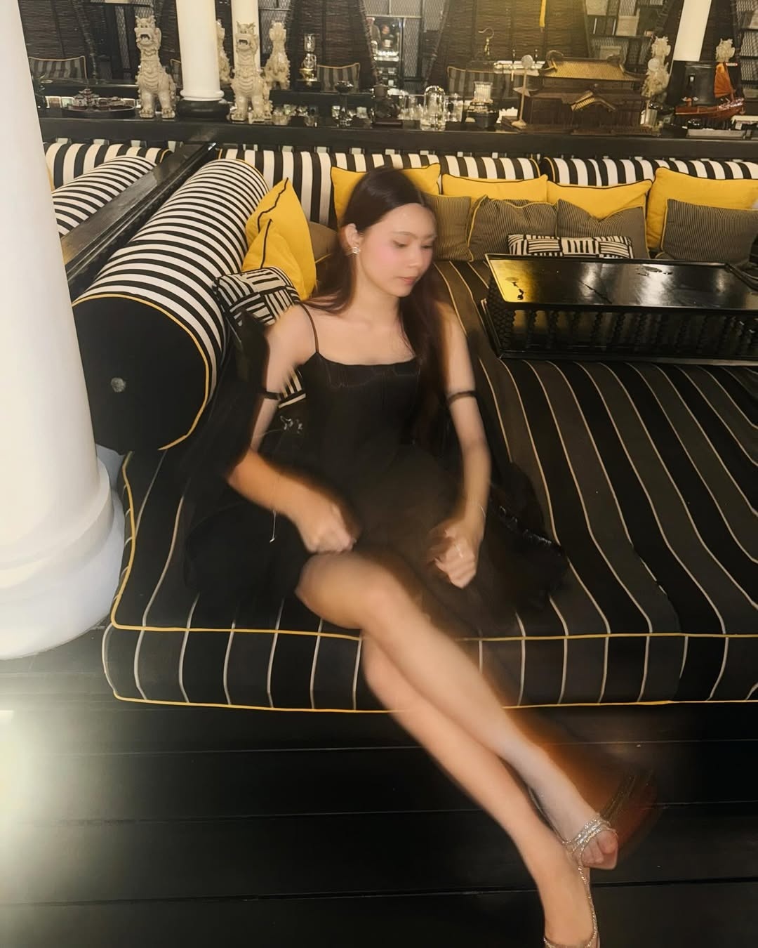 Quyen Linh,  thoi trang,  Lo Lem anh 9