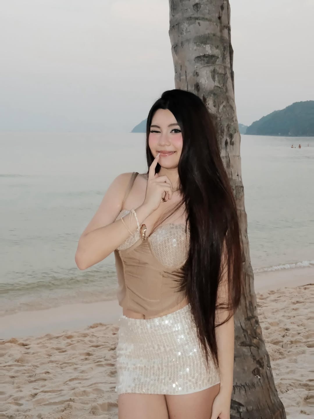 Quyen Linh,  thoi trang,  Lo Lem anh 1