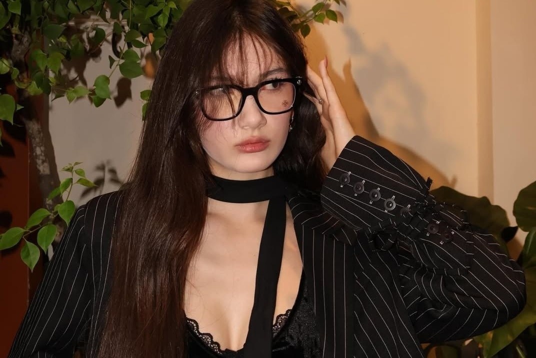 Gu an mac sexy cua em gai Dang Van Lam hinh anh