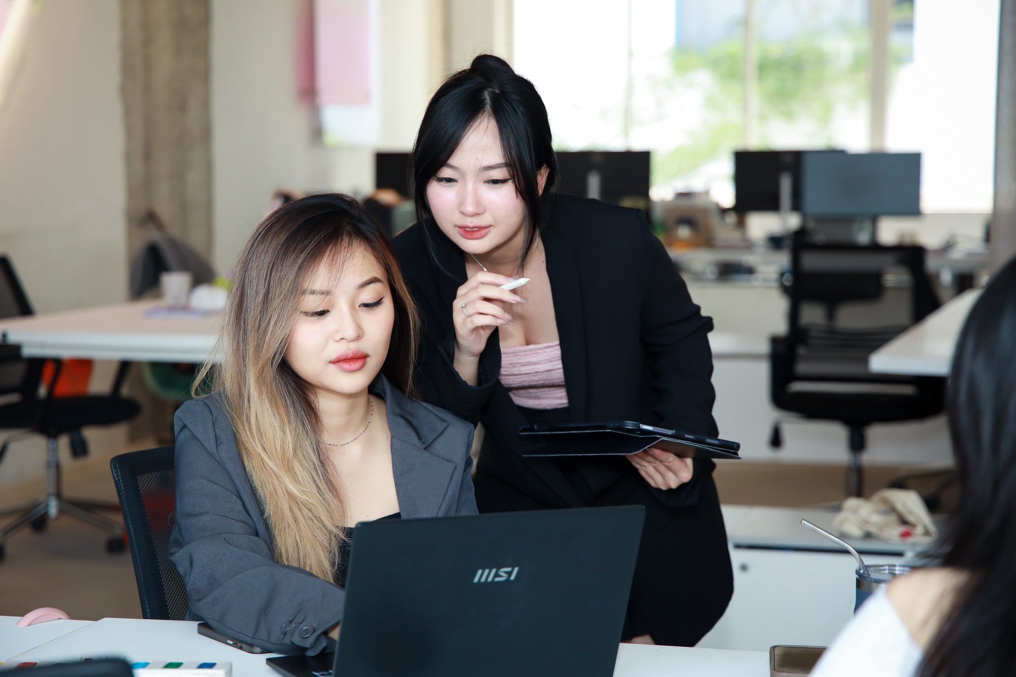 viec,  nhan su,  nguoi lao dong,  doanh nghiep anh 4