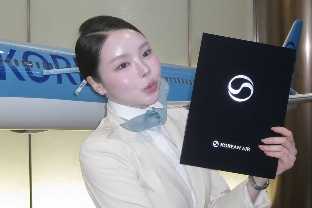 Nu tiep vien nguoi Thai bi cong kich ngoai hinh khi roi Korean Air hinh anh