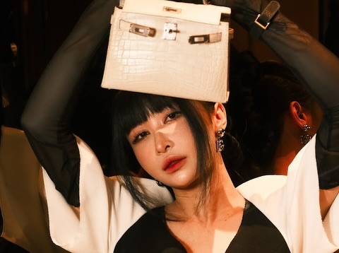 Minh Nhua,  tui xach,  Mina Pham,  vo Minh Nhua anh 1