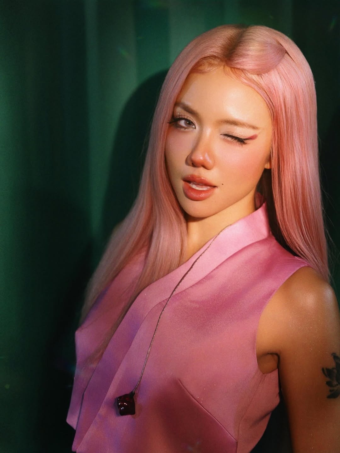 Phuong Ly,  Ngoc Trinh,  da nau,  ao dai,  bikini anh 9