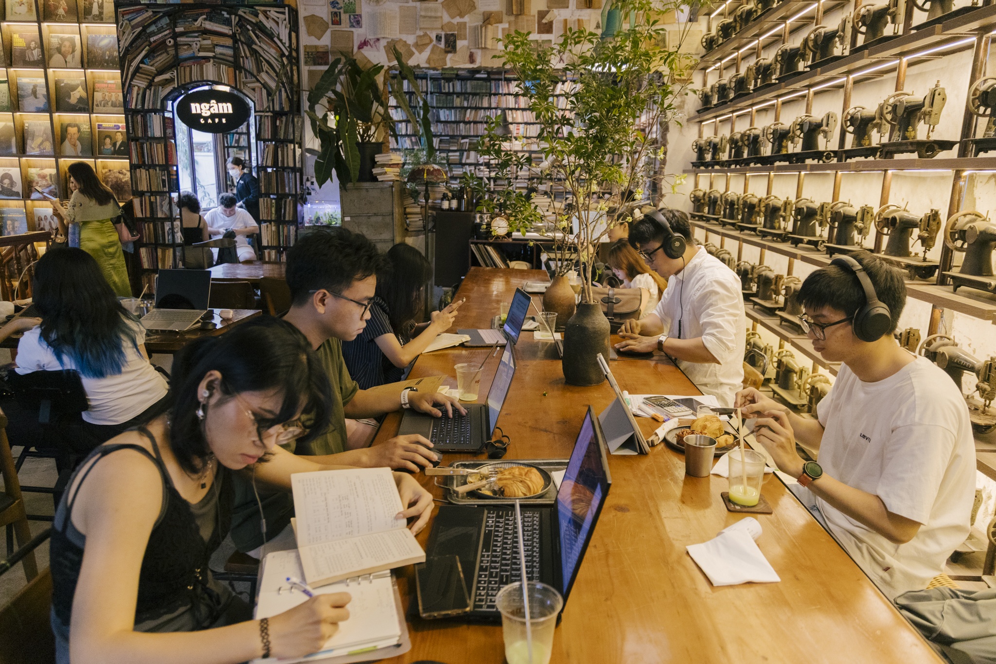 ca phe,  co-working space,  TP.HCM anh 1