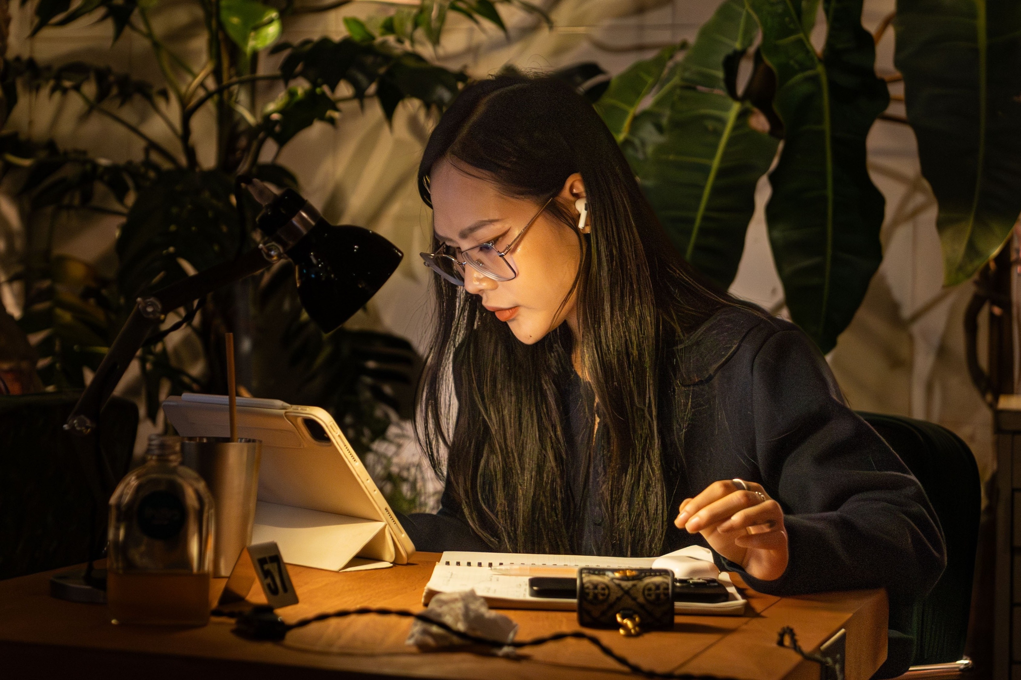 'Loi bat cap hai' cua mo hinh quan ca phe lam viec 24/7 hinh anh