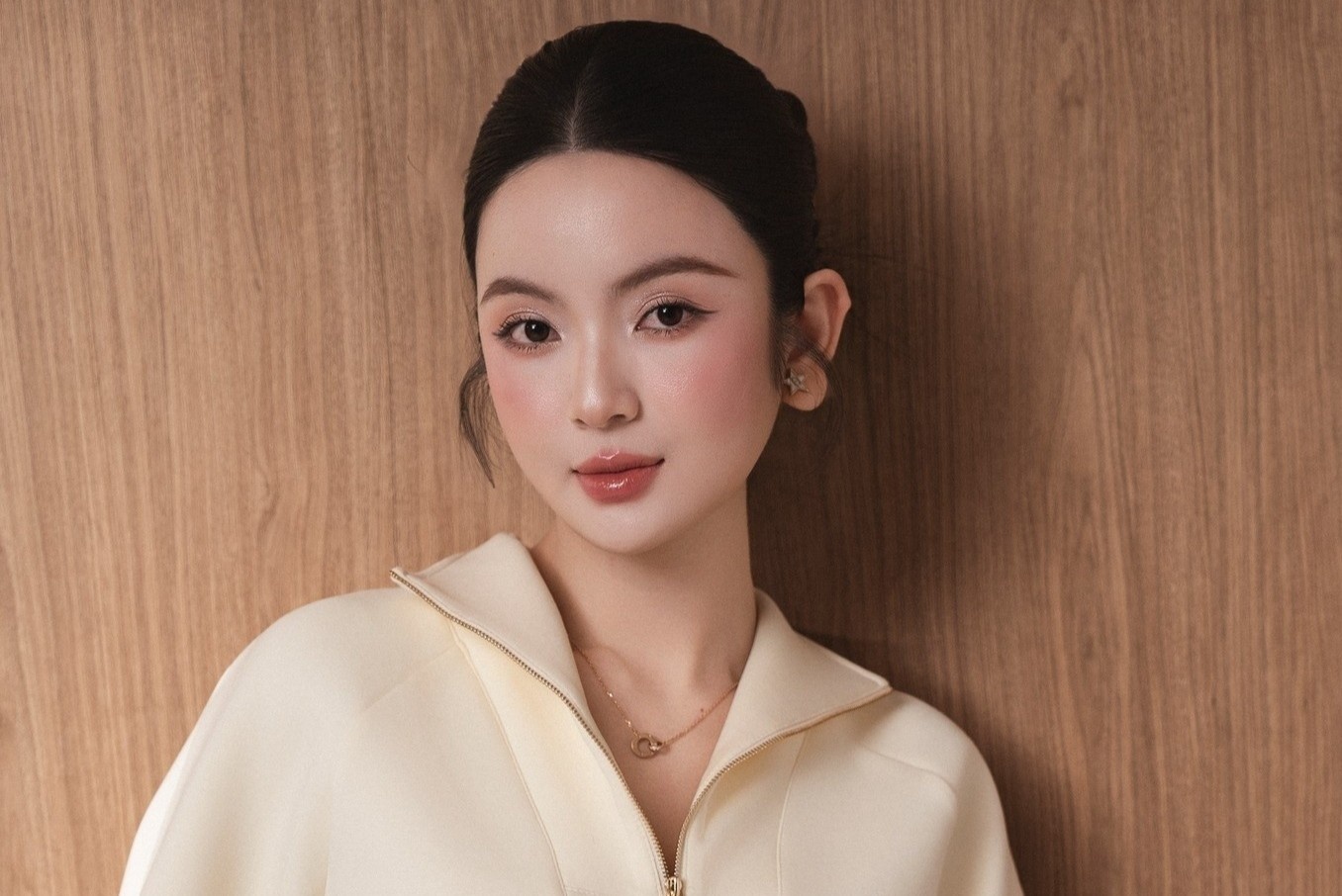 Quyet dinh kinh doanh khien vo Quang Hai gap song gio hinh anh