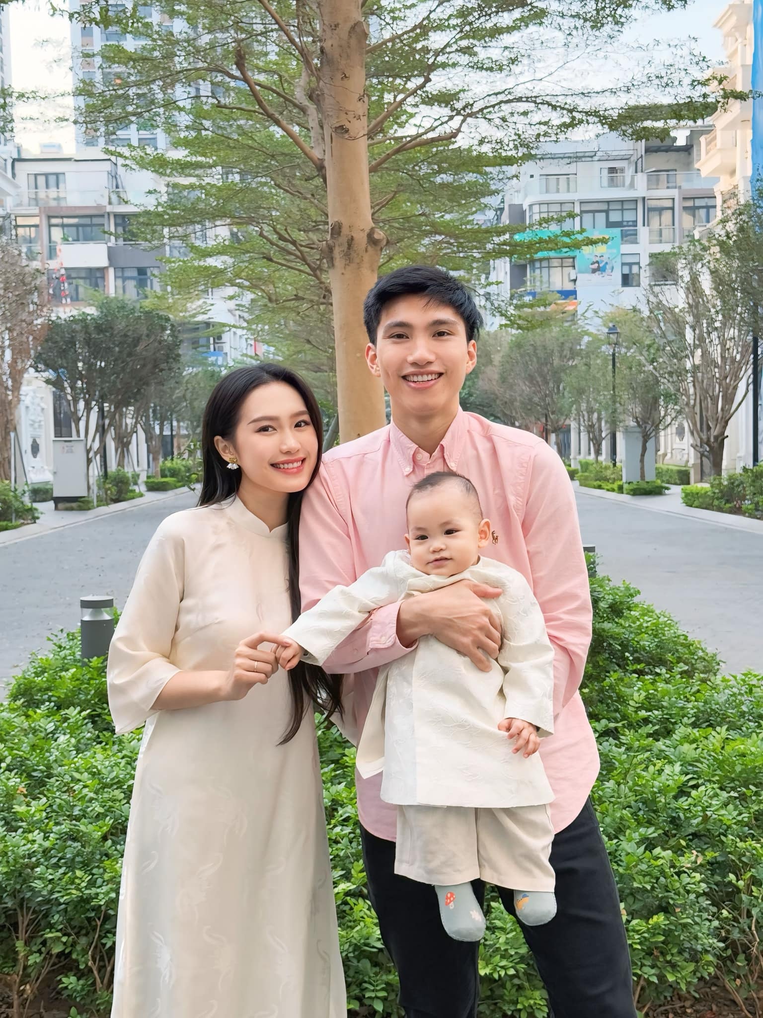 Van Hau,  Doan Van Hau,  WAG anh 12