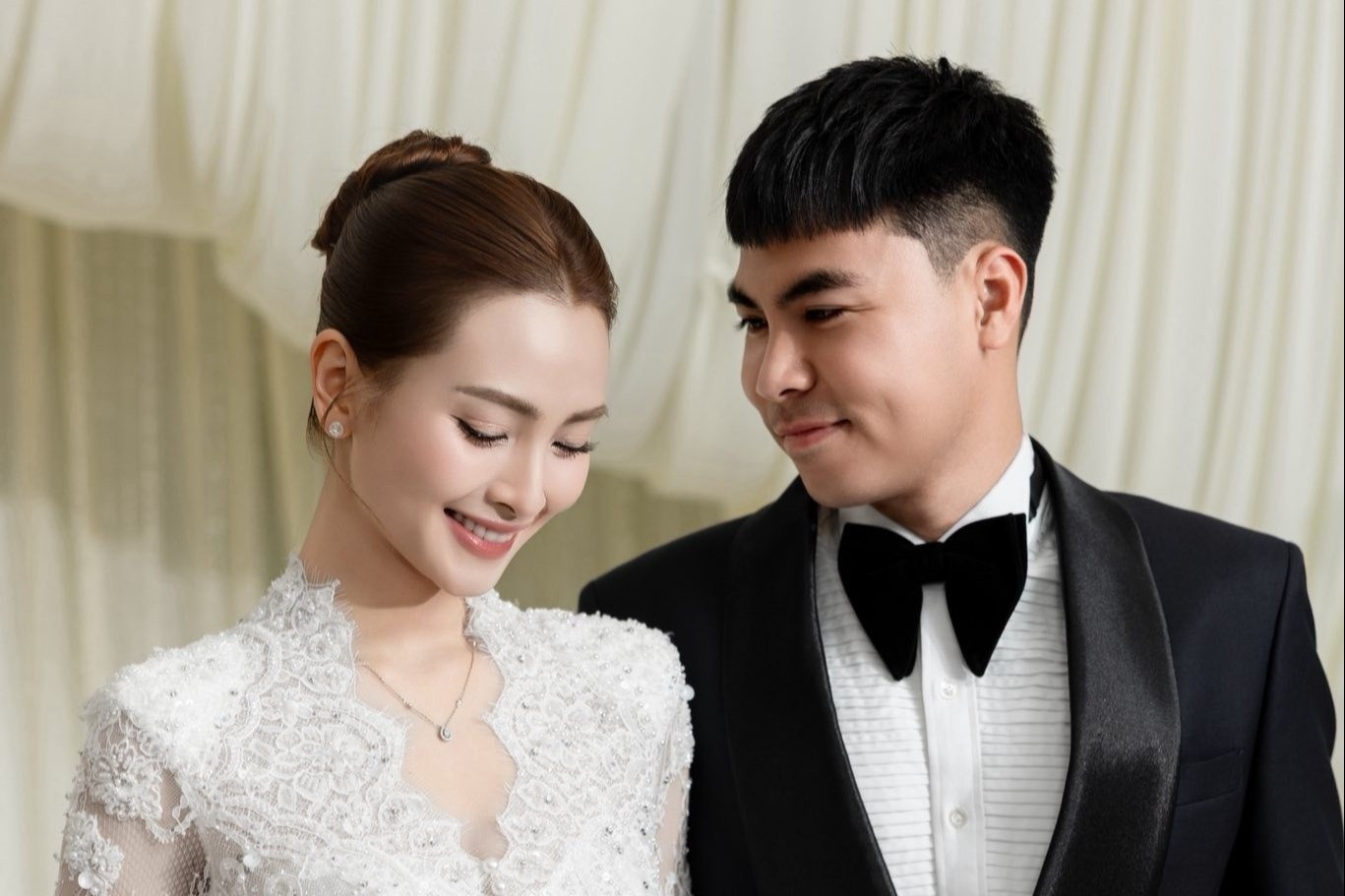 Bo doi cau thu tuyen Viet Nam dong loat bao tin vui voi 'chi dep' hinh anh