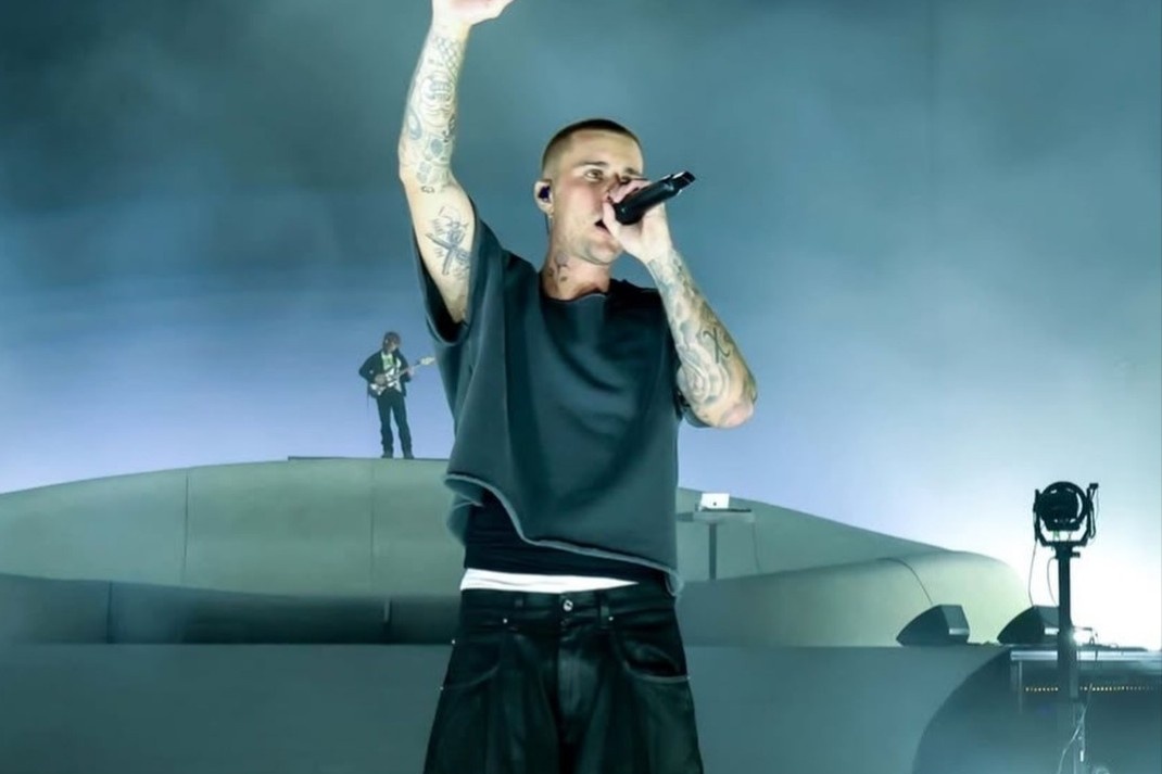 Quan cap tre in chu tieng Viet cua Justin Bieber 'chay hang' hinh anh