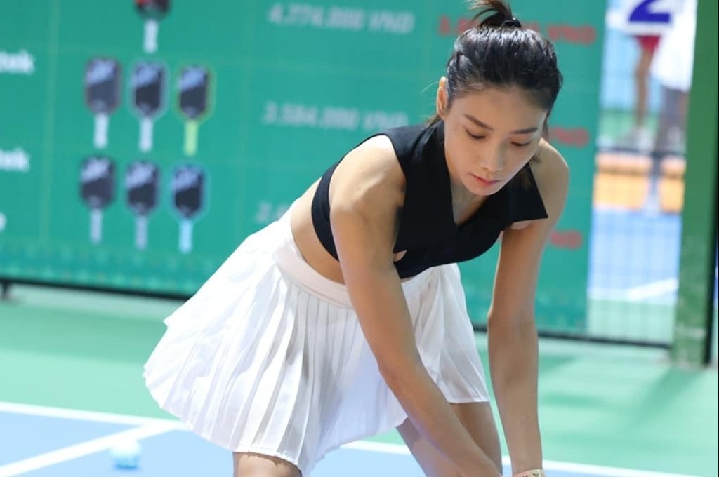 Diem chung cua vo, ban gai 'tu tru' pickleball Viet hinh anh