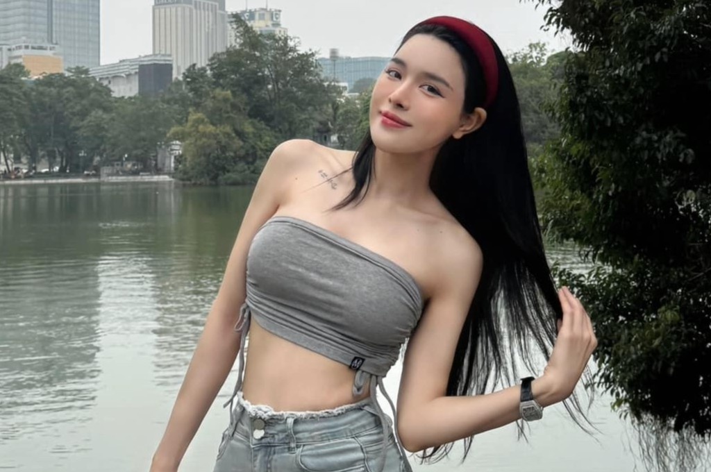 Cuoc choi tui hieu cua 3 'chi dep' ben cau thu Viet hinh anh