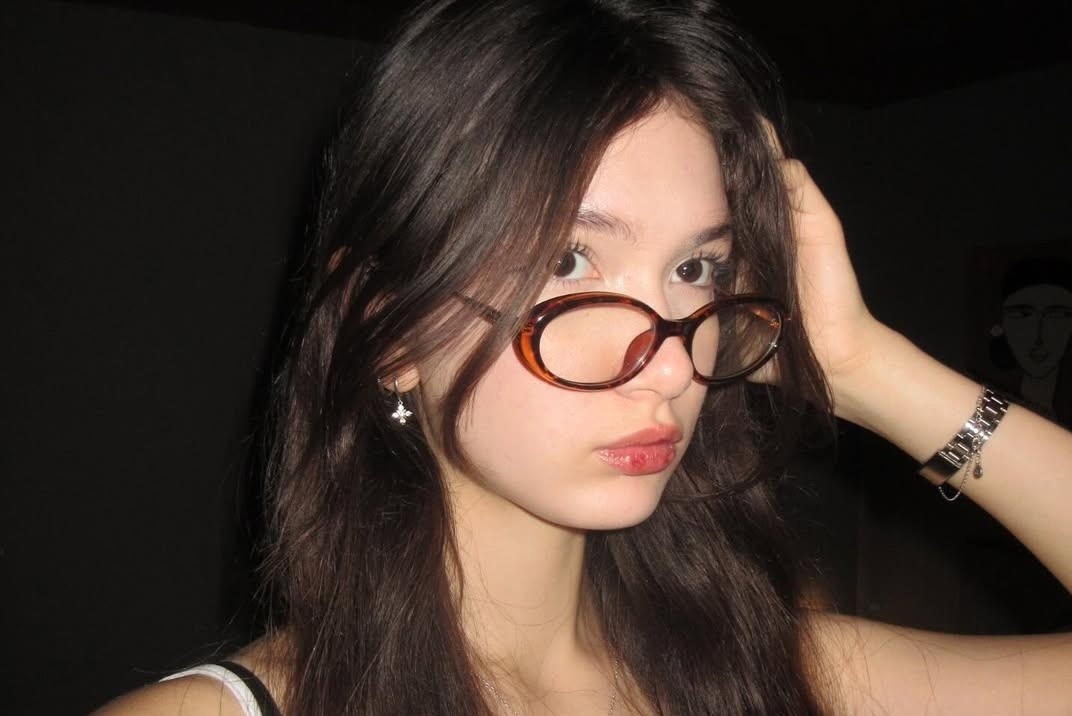 Em gai Dang Van Lam truoc khi lam nguoi mau hinh anh