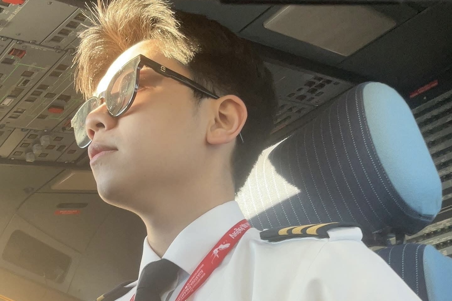 Doi song tinh cam kin tieng cua phi cong Ha Coi hinh anh