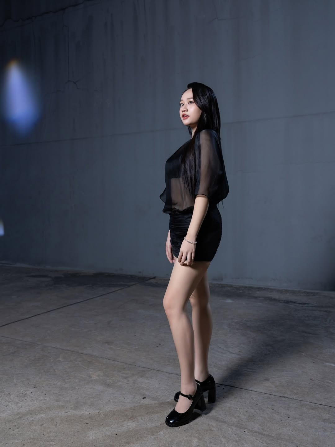 Ngoc Trinh,  Si Thanh,  xuyen thau,  mob wife,  da nau,  Newsfeed Rate anh 3