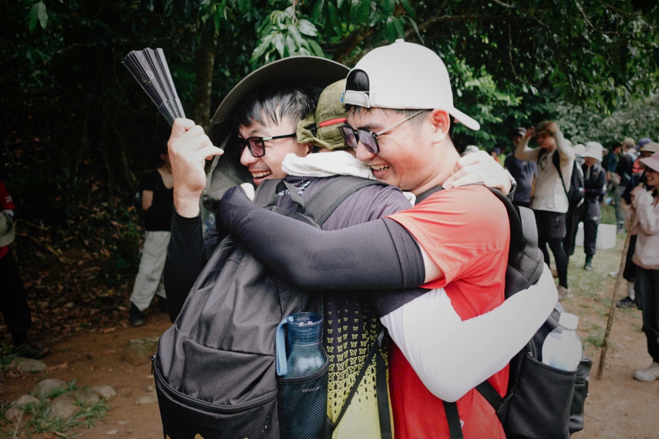 Nhan su TP.HCM khoc cung dong nghiep Ha Noi o team building hinh anh