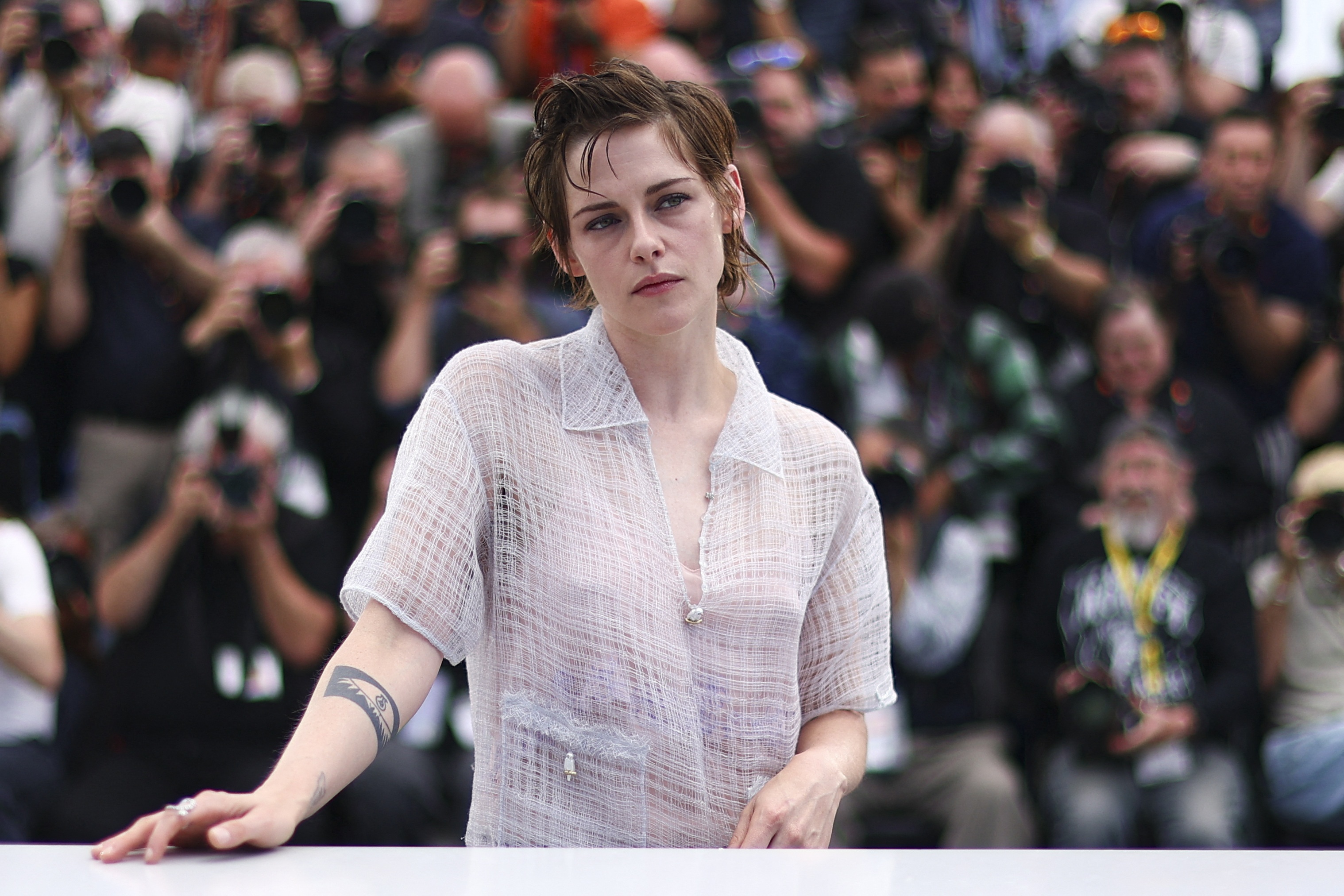 Cannes,  Bella Hadid,  Kristen Stewart,  Demi Moore anh 6