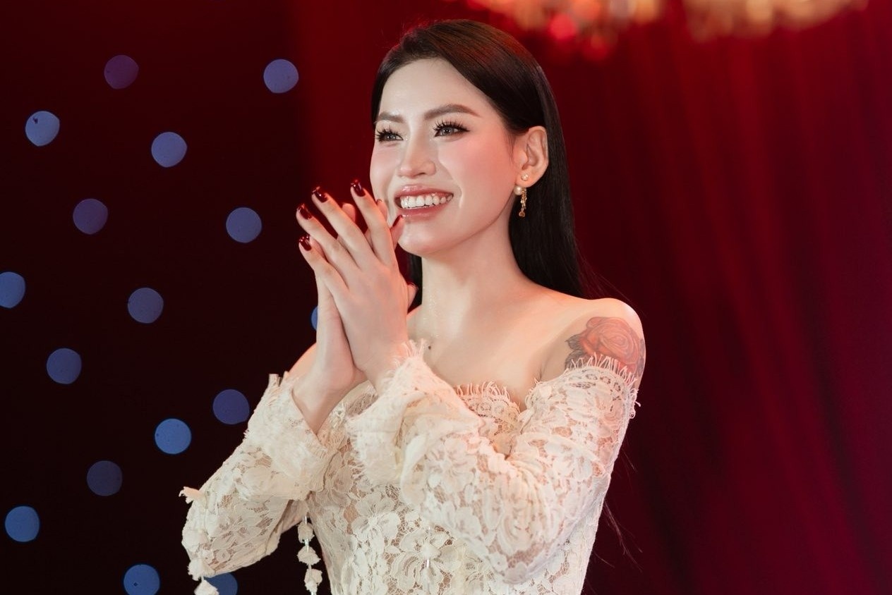 Khong chi Vo Ha Linh hoi han vi xam hinh hinh anh
