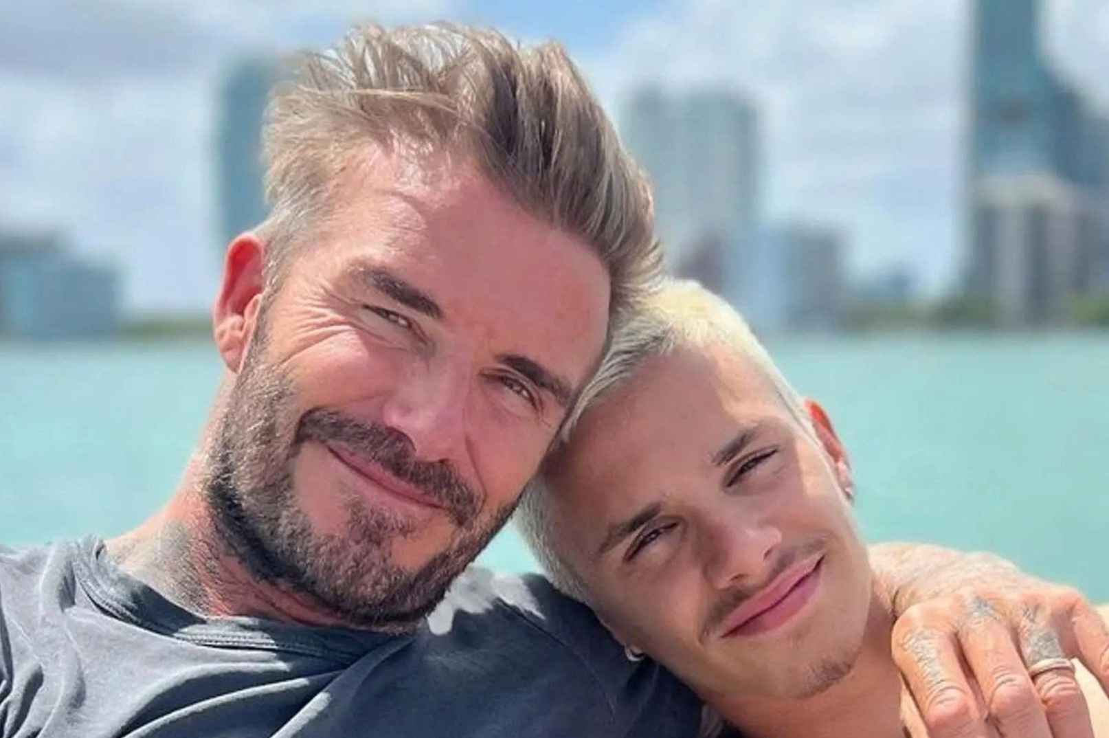 Con trai David Beckham thanh ong chu hinh anh